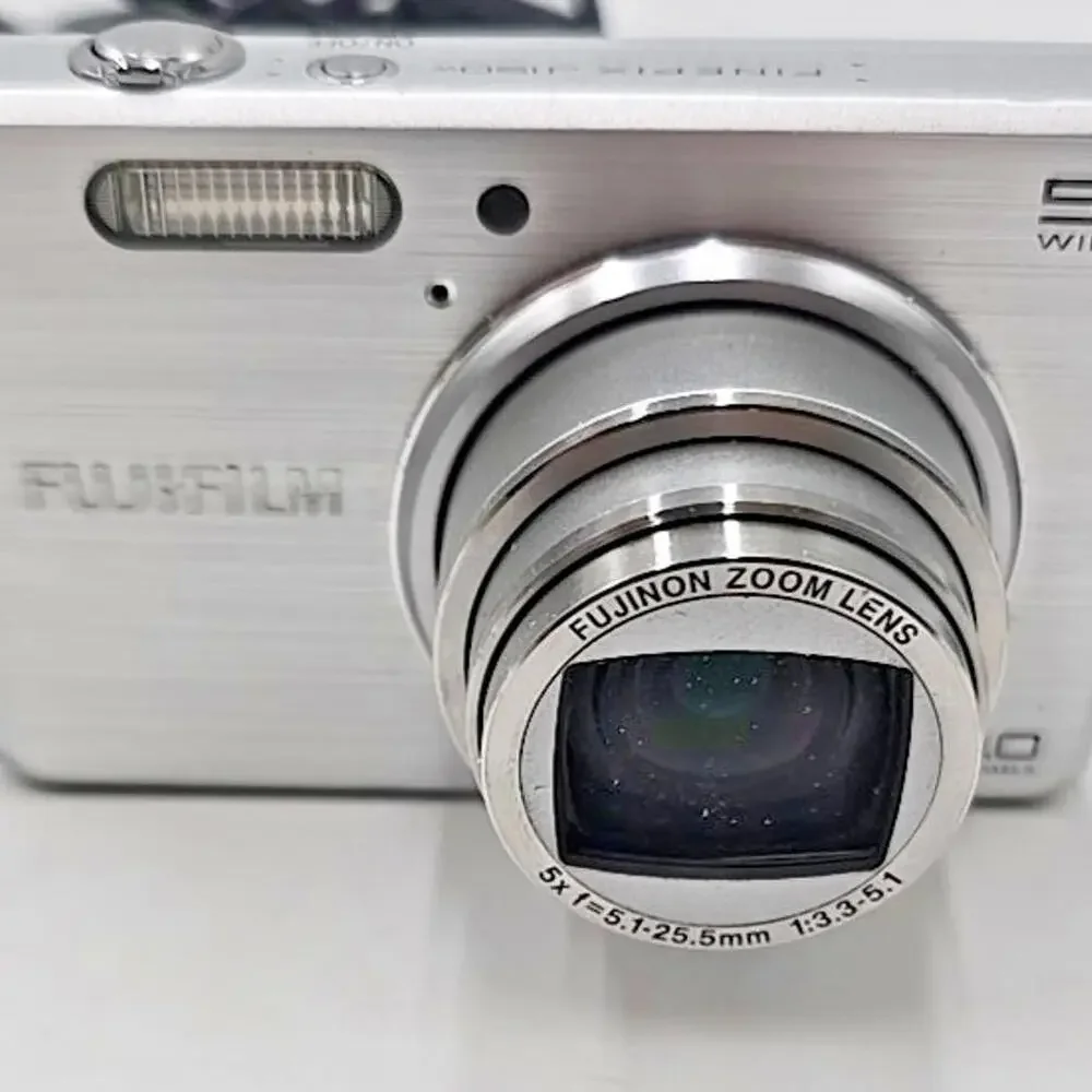 Fujifilm‎ FinePix J150W 10MP Digital Camera with 5x Optical Zoom (Silver)